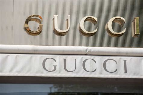 recensioni brand gucci|who owns gucci.